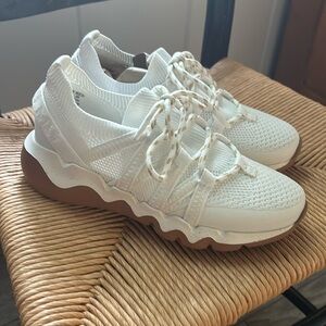 Madewell women's sneakers size 6.5 New without tag ($99 on Amazon)